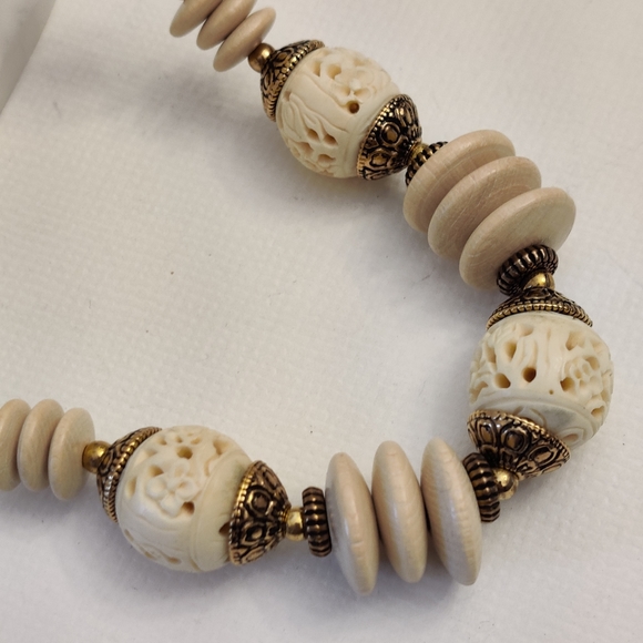 Artisan Vintage carved bone and wood long necklace new with tag - Picture 8 of 11